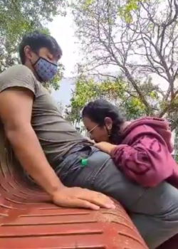 Con su mejor amiga en el parke sin que nadie los vea + VIDEOS 5