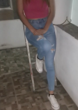 Viendo a la prima rica se le antoja una cachadita + video 2