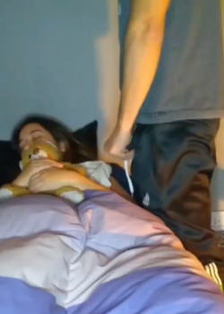 Se la pone en la boca cuando duerme + video 7