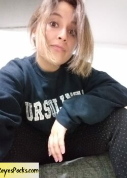 Colegiala blanquita masturbandose 25