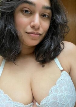 Compañera de tetas grandes filtrada 2