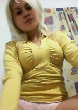 Colegiala tetona 21