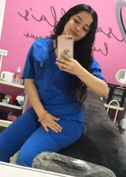 Mi amiga Gaby me da ricos sentones y hacemos video. 5