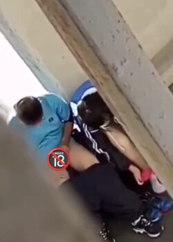 Se la coge detrás del colegio y la llena de leche 7