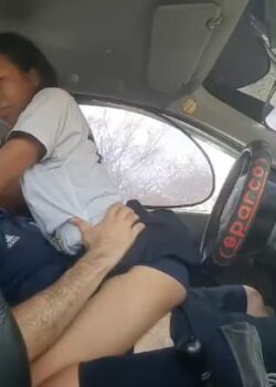 TAXISTA se culio a una morrita virgen + VIDEITO saltando 4