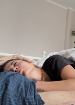 Pasé mi mañana acurrucándome con su polla hasta que me cogieron duro 7