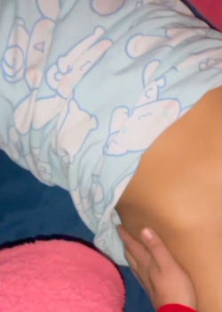 Solo íbamos a DORMIR Pero mi cuñadita vió mi verga y me la agarró 6