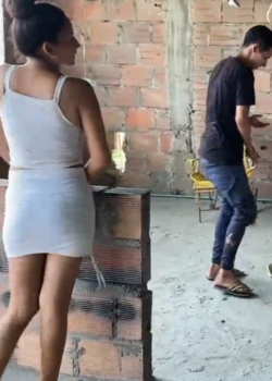 Albañil tiene una SUPER polla y le digo que me la meta .... 7