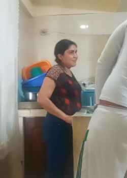 No me folles en la cocina, tu esposa llegará en cualquier momento. 4