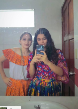 Con ganas de culiar esta minita colegiala se abre todita 3