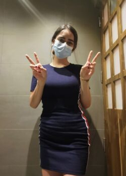 Mostrando el culo esta wuarra despues de su dia laboral 5