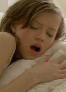 Linda chica disfruta follada duro 2