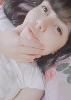 Chica virgen masturbándose 3