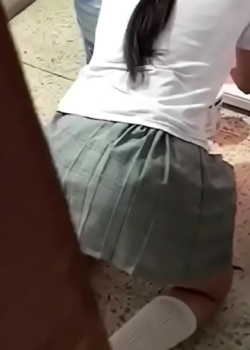 Mientras Ella Hace LIMPIEZA Cuando Están Solos en la CASA 4