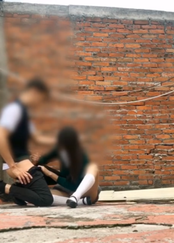 COJEMOS En La ESCUELA Nos gusta COGER atrás de los salones 7