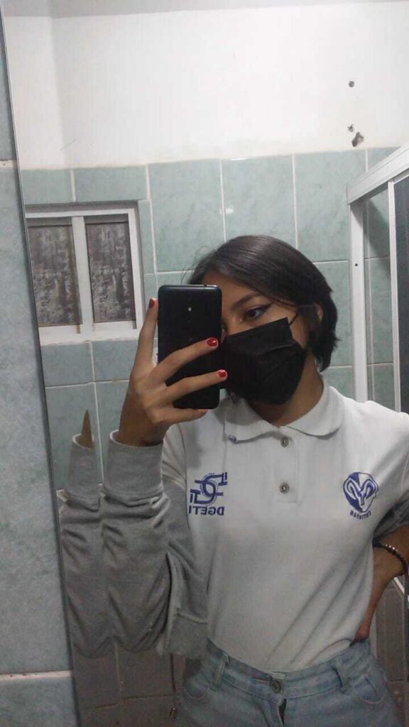 Pendeja egresada es tremenda putita y se filtra 1