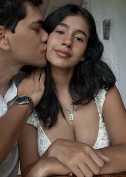 Cornudo presta a su novia para que sea la puta de otros 7