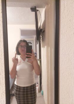 Pendeja colegiala se filtra su pack casero y completo 5