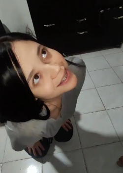Mi prima sacándome la leche riquísima 12